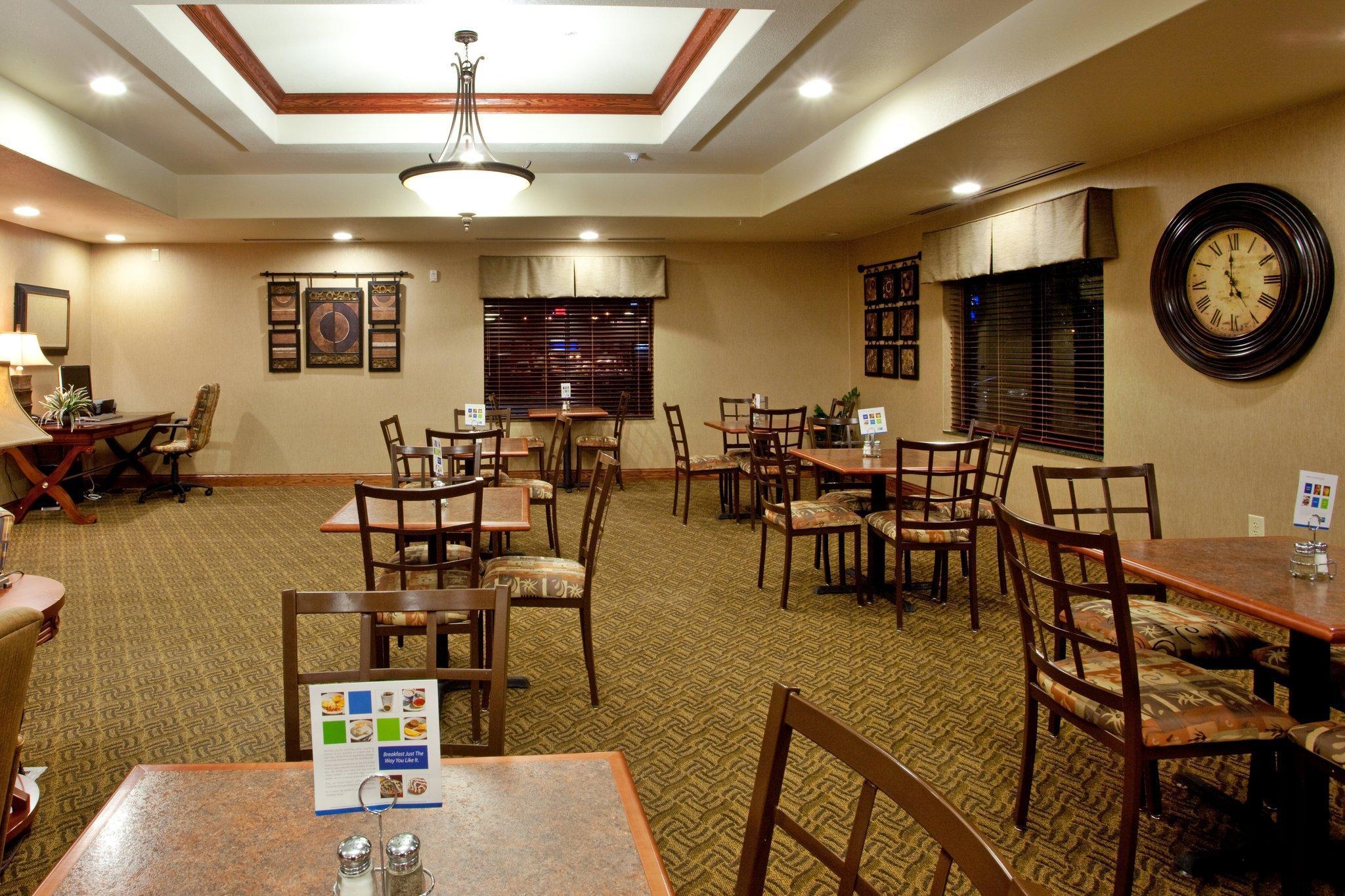 Holiday Inn Express Hotel & Suites Lewisburg By Ihg Bagian luar foto