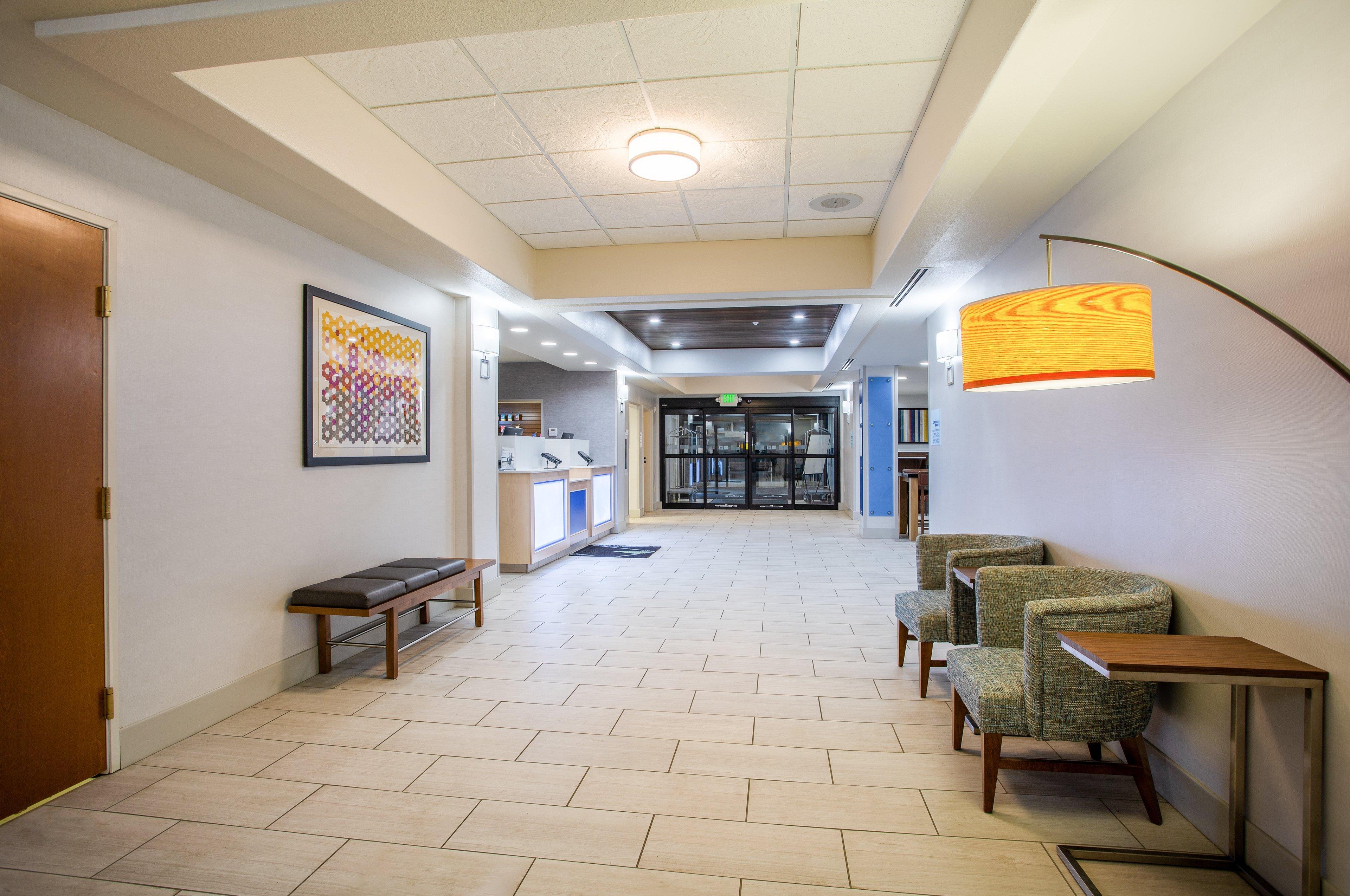 Holiday Inn Express Hotel & Suites Lewisburg By Ihg Bagian luar foto