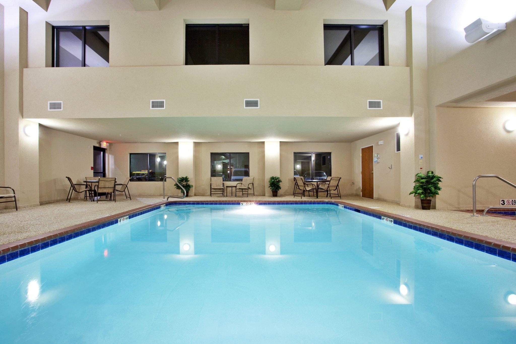 Holiday Inn Express Hotel & Suites Lewisburg By Ihg Bagian luar foto