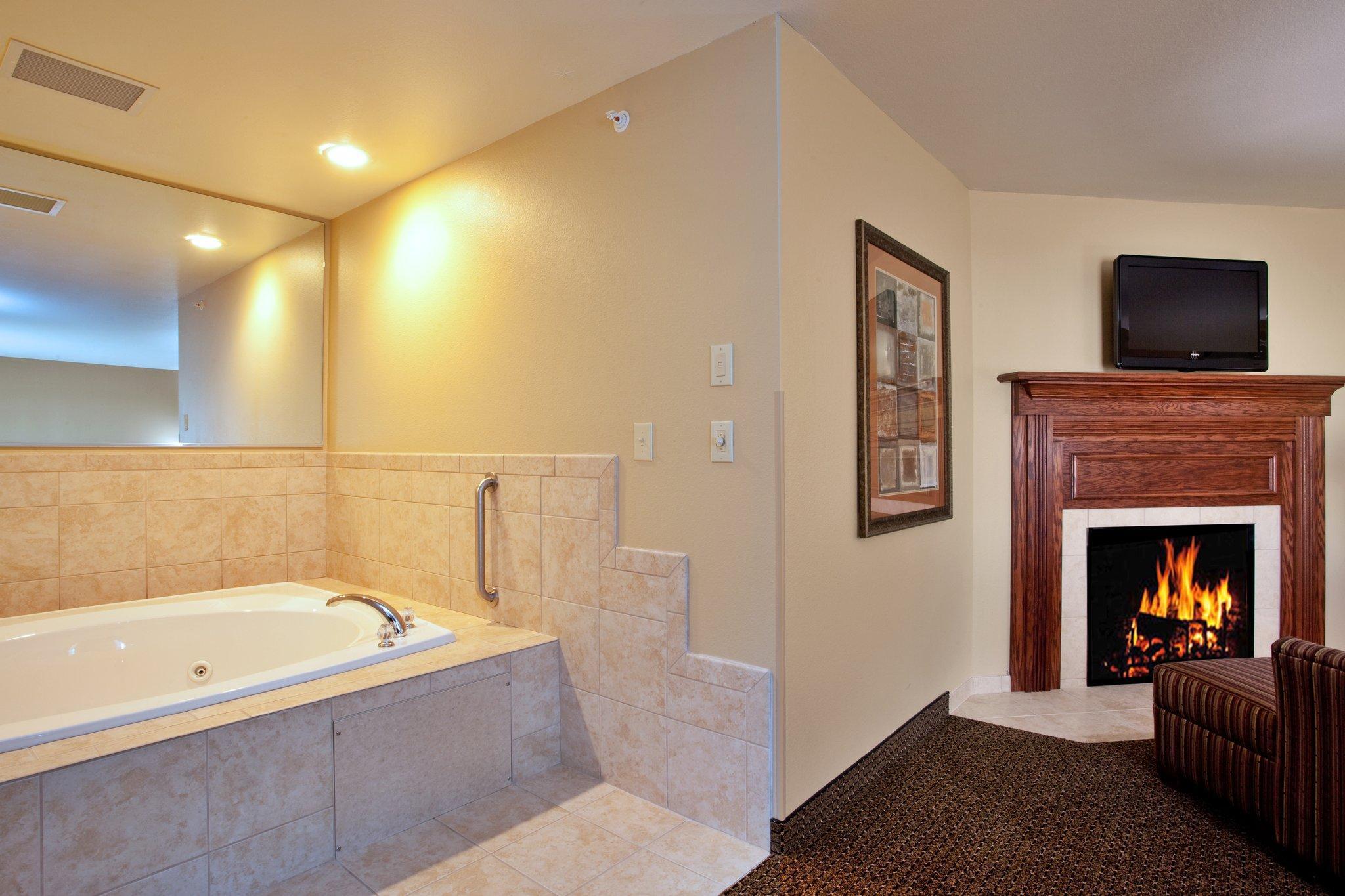 Holiday Inn Express Hotel & Suites Lewisburg By Ihg Bagian luar foto